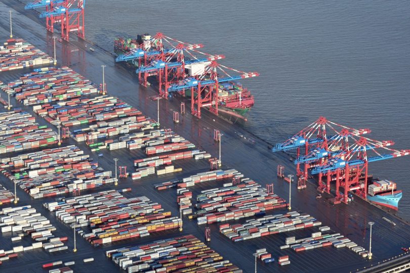 Wind und Welle im Hafen  Reportage  WK JadeWeserPort